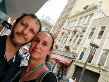 Wanderley Garcia e Gloria Cavaggioni na Rua dos Andradas em Porto Alegre