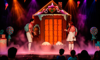 Musical infantil “A Doce Lição de Maria e João” faz estreia gratuita em Campinas, no teatro Castro Mendes